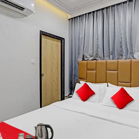 Hotel O Royal Orbit Surat Luaran gambar