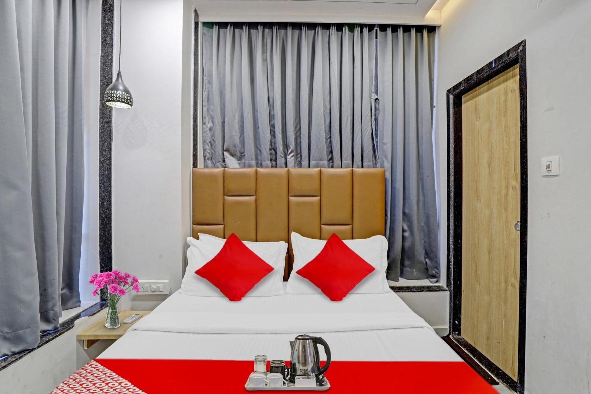 Hotel O Royal Orbit Surat Luaran gambar